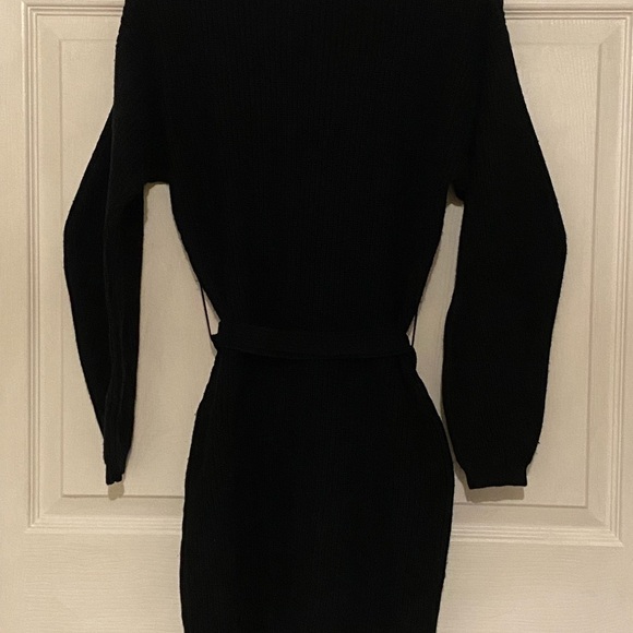 NWT BCBGMaxAzria Boatneck Long Sleeve Belted Sweater Size XS - Picture 4 of 8